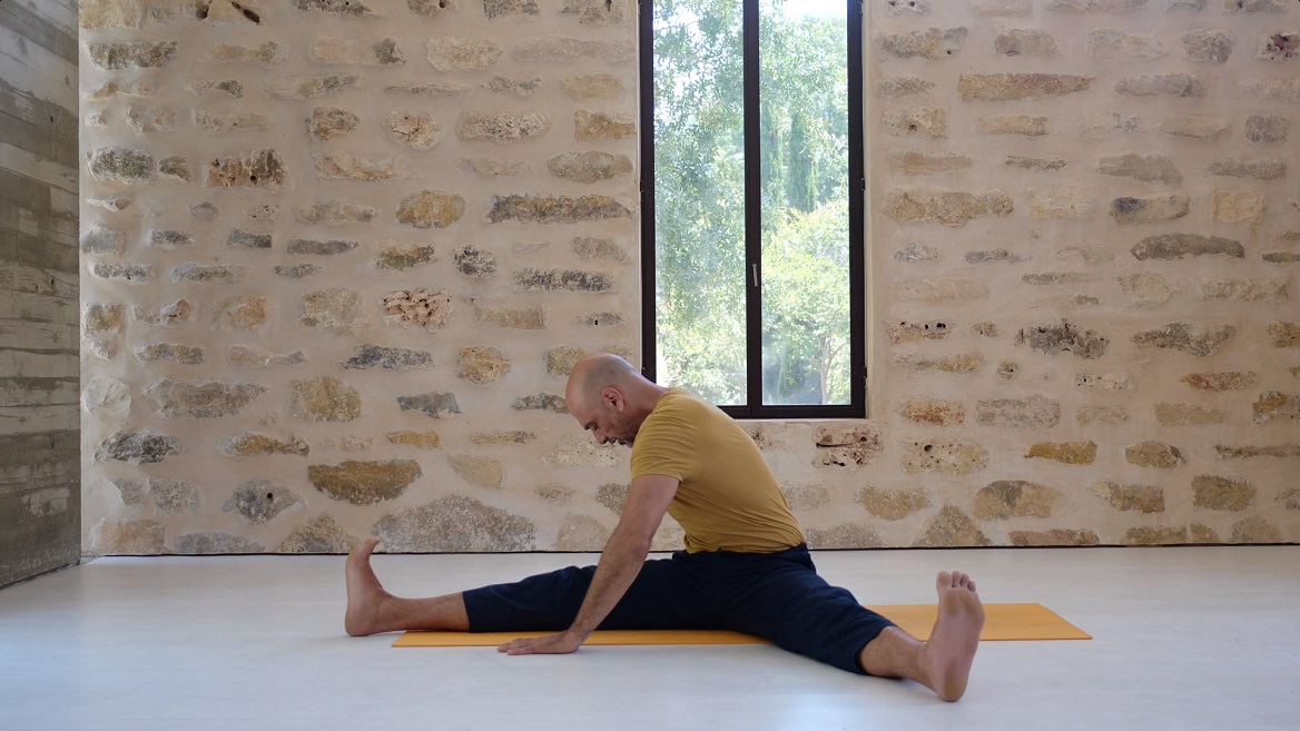 לייצר מרחב- שיפור טווחי תנועה באזור האגן